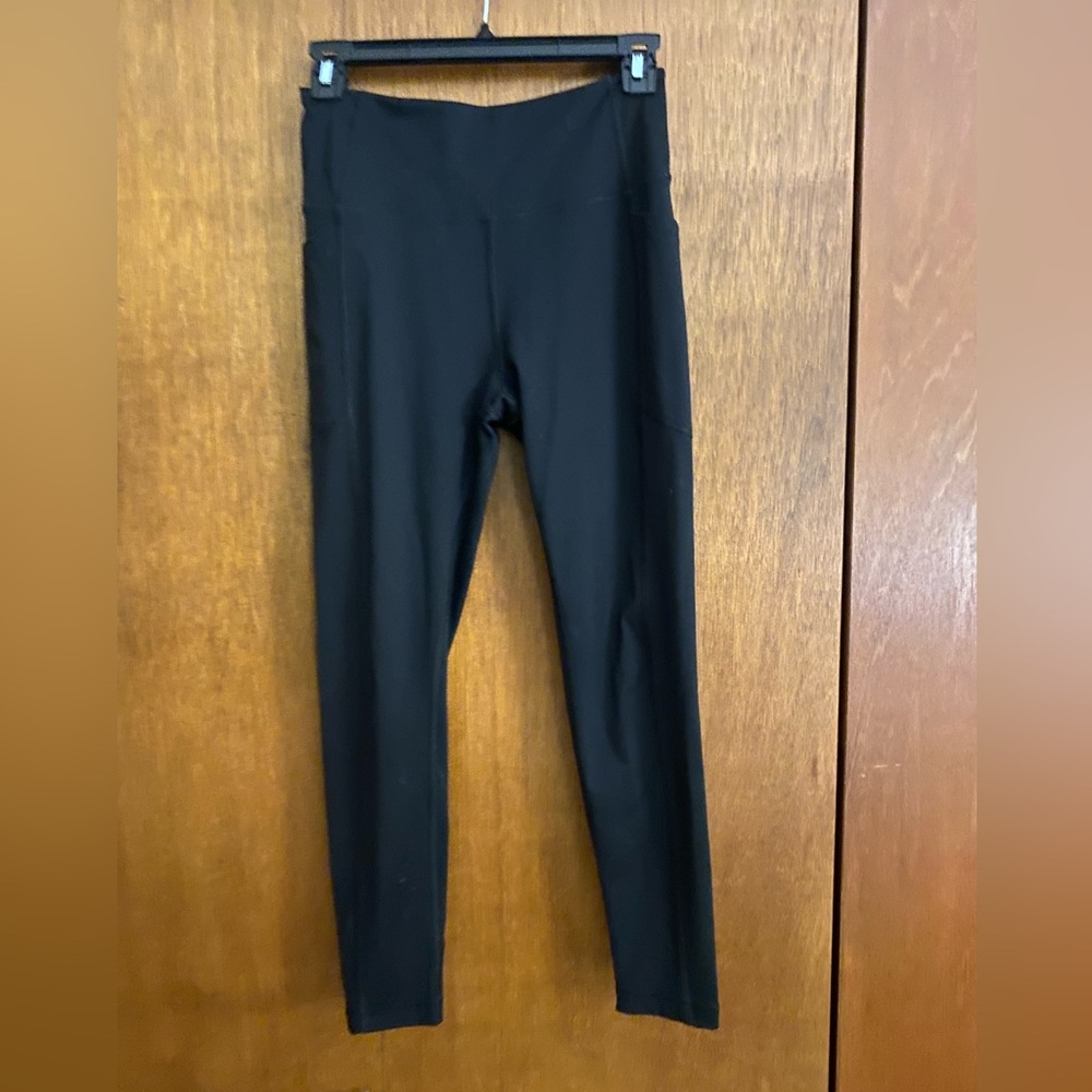 Victoria Secret side pocket black leggings size 6